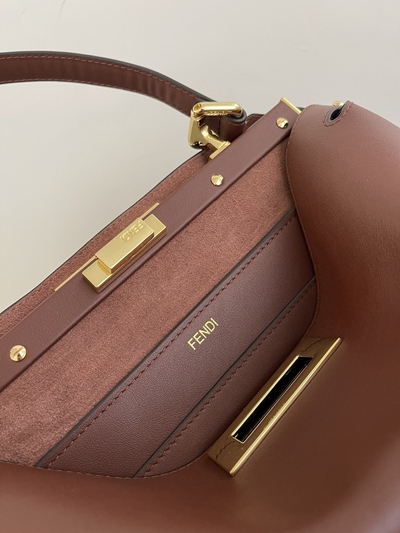 フェンディバッグ素材ディテール